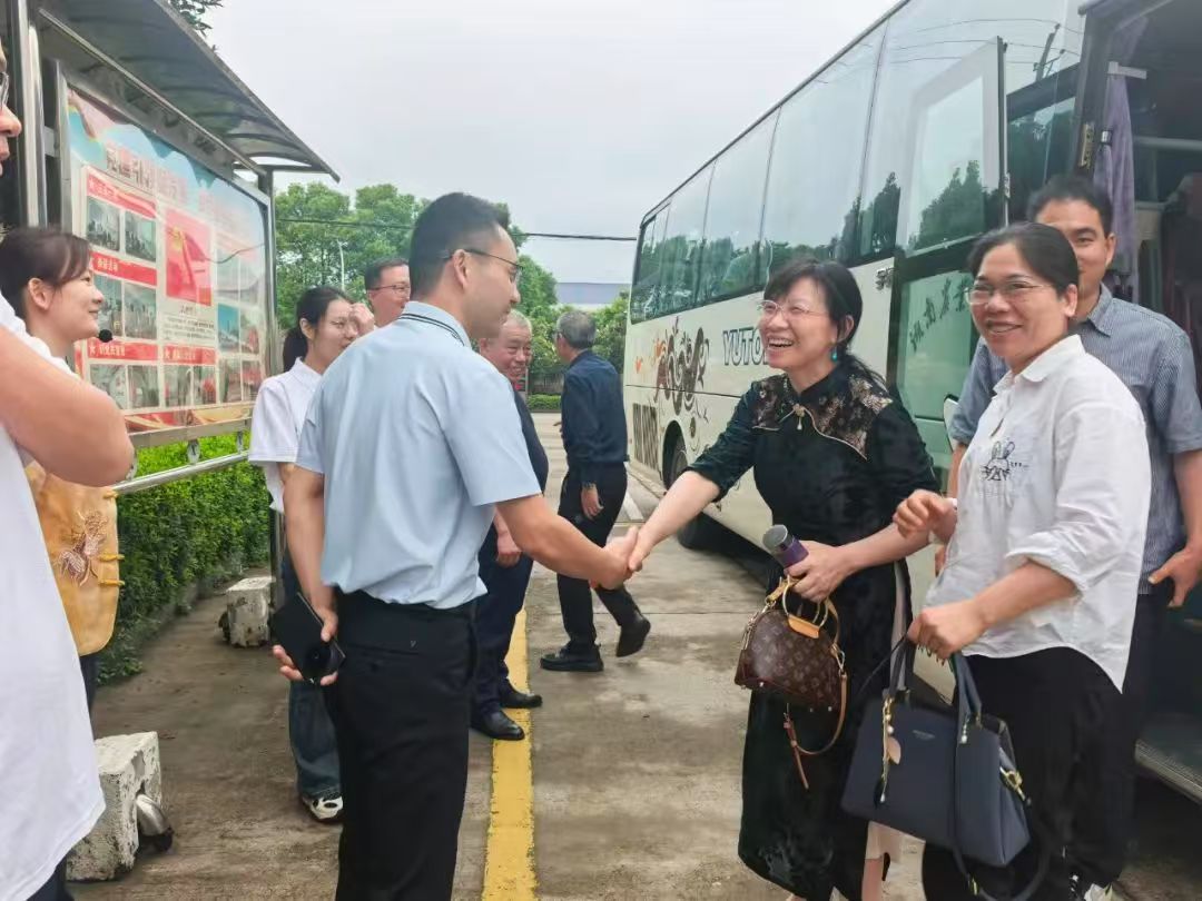 湘益茶香續(xù)薪火，校企共繪茯茶新篇——湖南農(nóng)大師生走進(jìn)益陽(yáng)茶廠開(kāi)展實(shí)踐研學(xué)